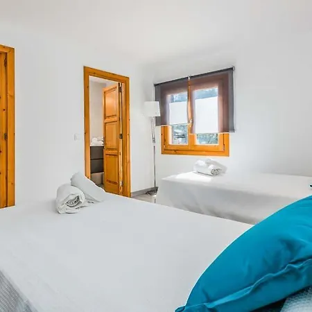Villa Sleeps 6 Pool Air Con Wifi Pollença