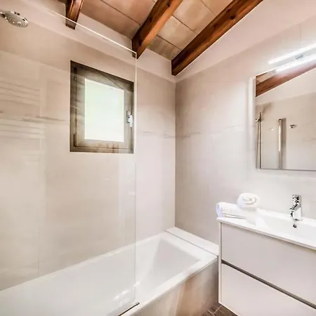 Sleeps 6 Pool Air Con Wifi Villa