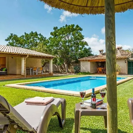 Sleeps 6 Pool Air Con Wifi